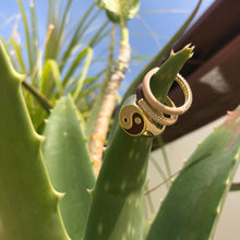 Load image into Gallery viewer, Yin Yang Ring