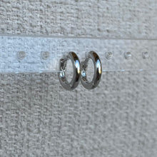 Load image into Gallery viewer, Mini Huggies