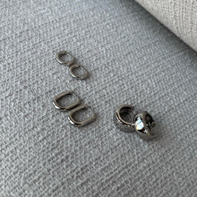 Load image into Gallery viewer, Audrey Squoval Hoops